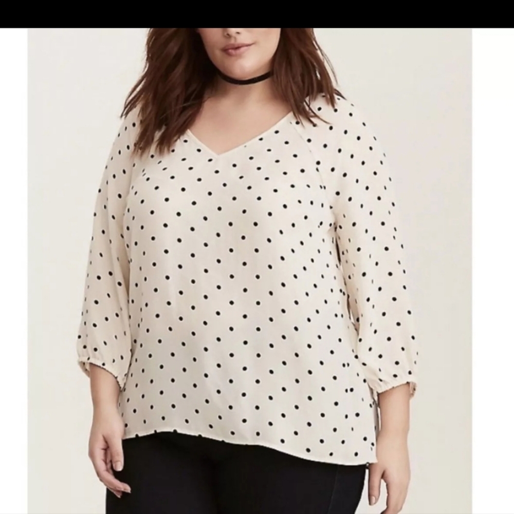 Torrid polka dot v Neck long sleeves off white blouse size 3x.  NEW - Picture 2 of 6